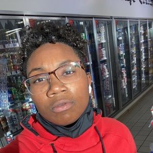 Meet your Posher, Ramia